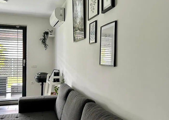 Aurora דירה בנובצי